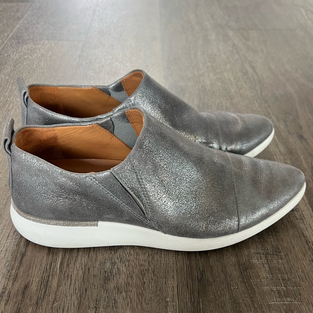 Johnston & Murphy Dakota Cap Toe Slip-On Pewter Metallic Suede